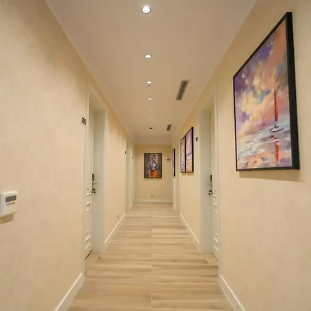 Center - Floir Otel *