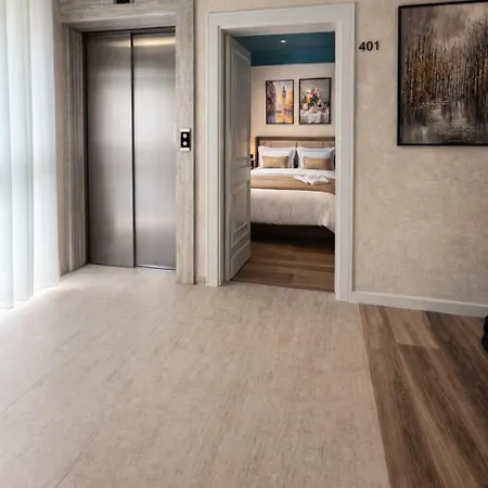 Center - Floir Hotell *